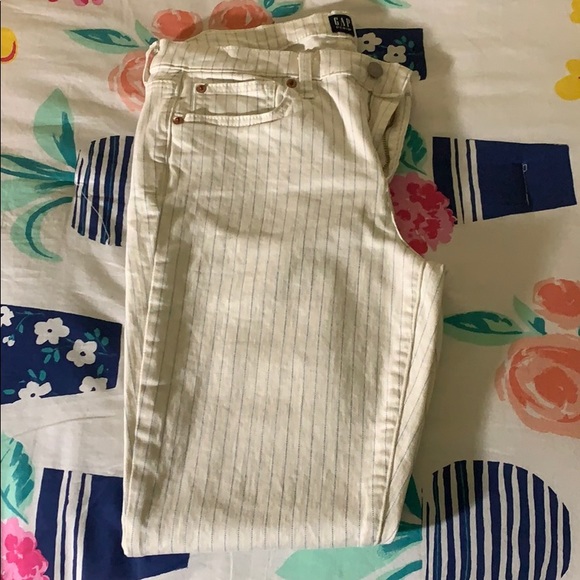 Never Worn Summer Gap Jeans ! - Picture 3 of 4